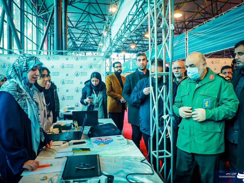 بازدید فرمانده کل سپاه پاسداران انقلاب اسلامی از چهارمین رویداد تولید محتوای دیجیتال بسیج