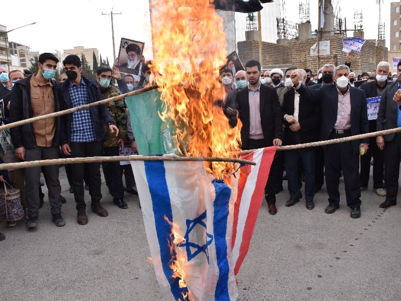 تظاهرات مردم ایلام در حمایت از ملت یمن برگزار  شد