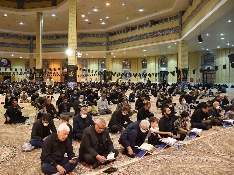 مراسم احیای شب بیست و یکم ماه رمضان در ایلام برگزار شد