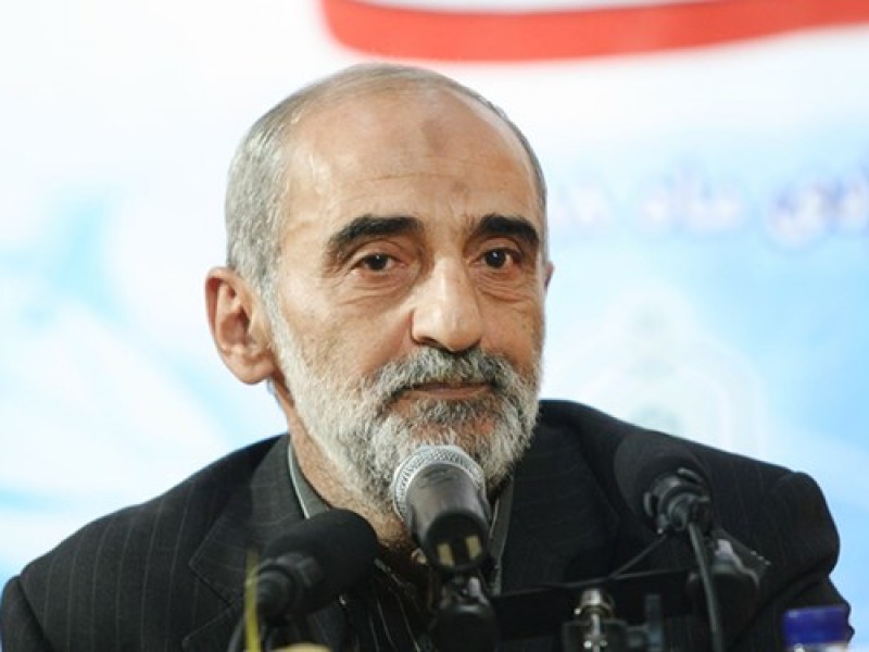 باد آهسته قدم بر می‌داشت!