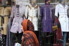 رواج مدهای غربی ترویج‌دهنده بی‌حجابی در جامعه