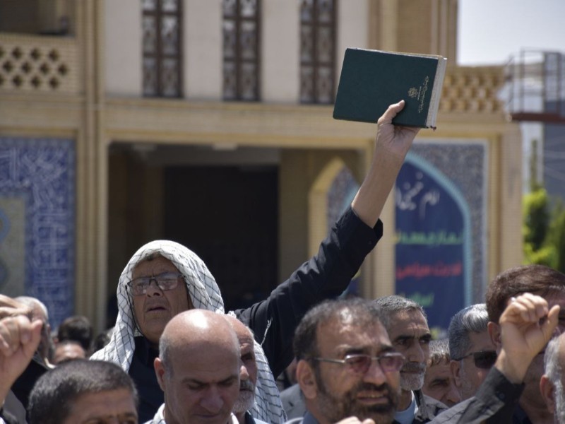 راهپیمایی مردم ایلام در محکومیت اهانت به قرآن کریم برگزار شد