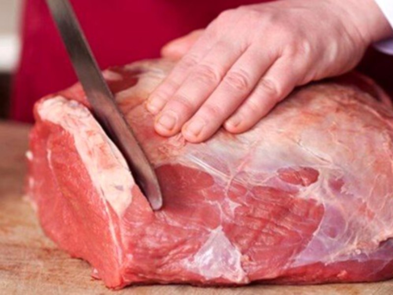 قیمت واقعی گوشت قرمز در محدوده ۴۰۰ هزارتومان است