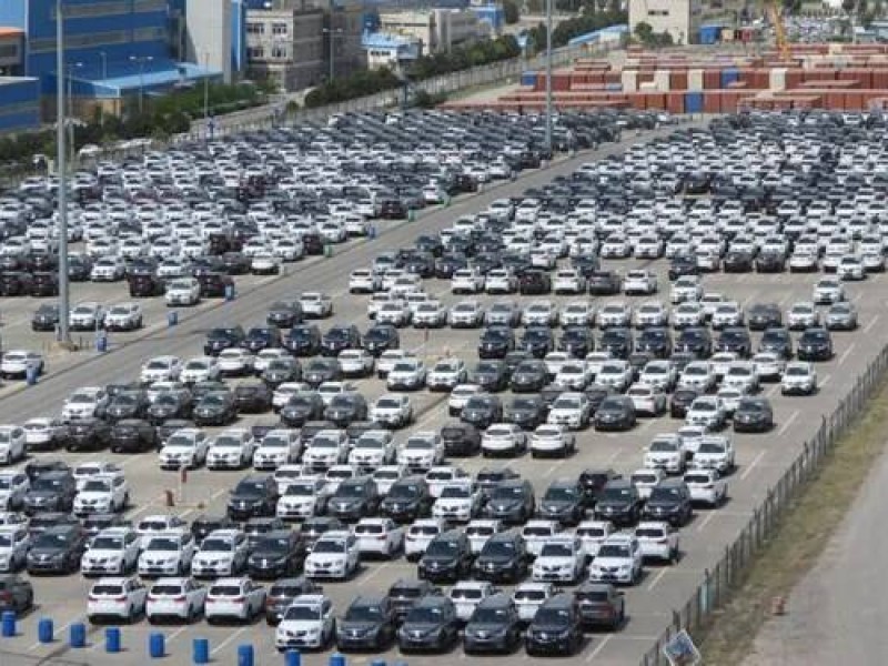 احتکار ایران‌خودرو در بورس رو شد