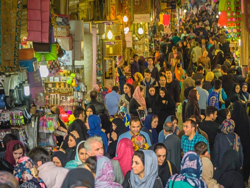 دشمن در پی ناامید کردن مردم است
