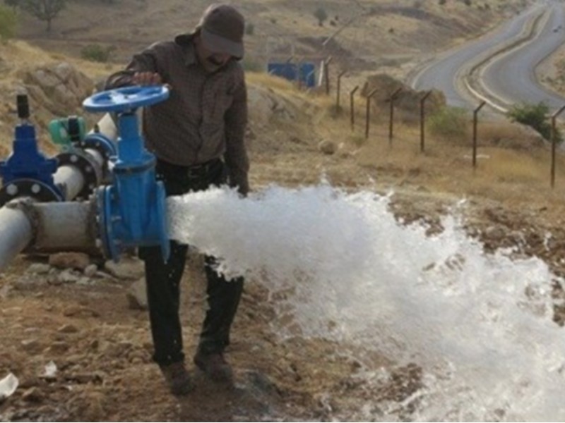 آبرسانی به ۴۰ روستای ایلام در حال اجرا است