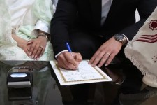 زوج ایلامی آزادی هدیه دادند