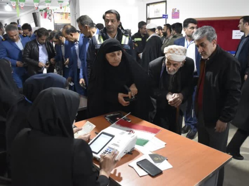 افراد فاقد سواد به ناظران در شعب مراجعه کنند