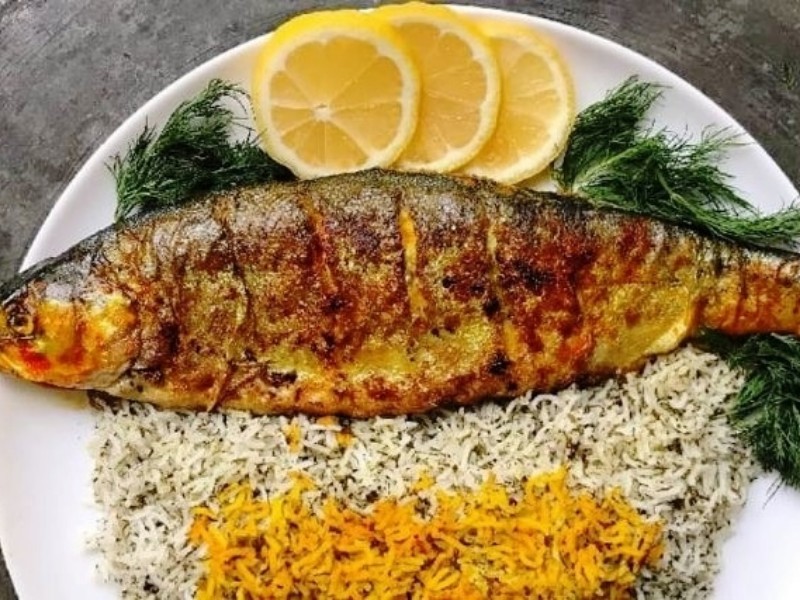 سبزی‌پلو با ماهی غذای خوشمزه و پرطرف‌دار ایرانی