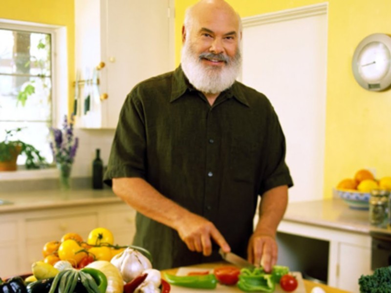 رژیم ضدالتهابی اندرو ویل: چه بخوریم و از چه پرهیز کنیم