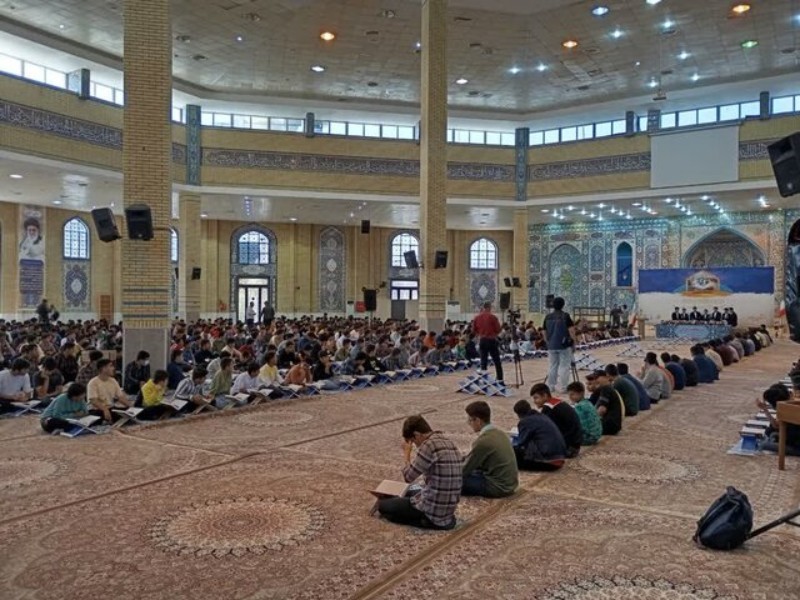 برگزاری محافل قرآنی موجب انس دانش‌آموزان با قرآن کریم است