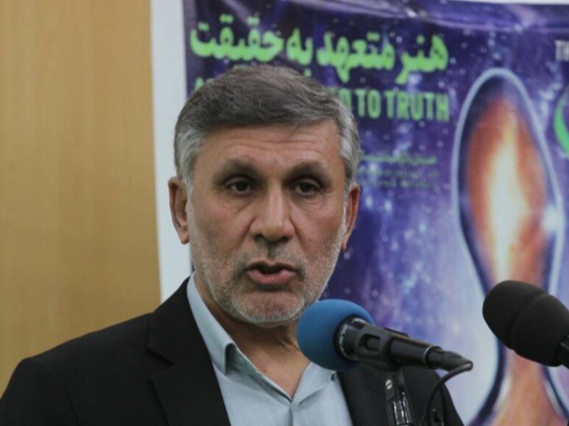 هنرمند متعهد انقلاب اسلامی را به دنیا معرفی می‌کند