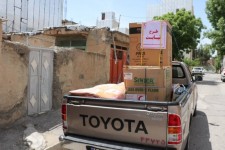 اهدای لوازم خانگی به خانواده نیازمند ایلامی