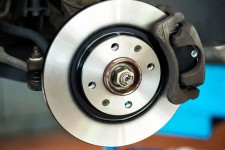 صفر تا صد آموزش تعویض لنت ترمز جلو خودرو