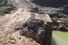 سیلاب ارتباط با برخی عشایر را قطع کرد