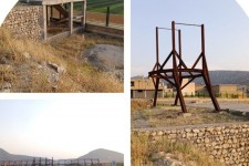 چله‌ای که روی زمین فوتبال چوار افتاده است