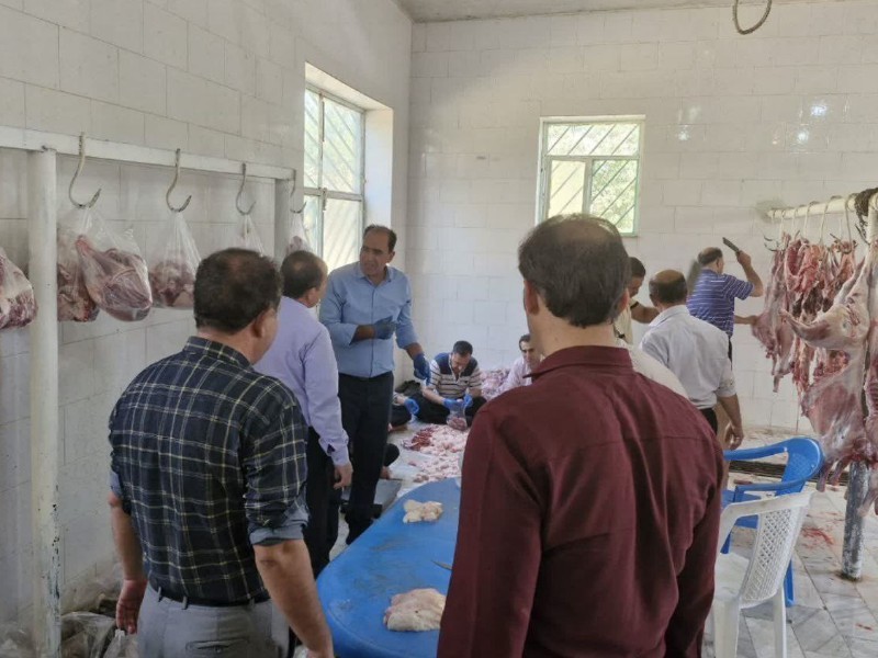 توزیع ۱۳۰۰ کیلو گوشت قرمز بین مددجویان