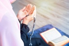 نماز اول وقت باعث رونق روحی و فرهنگی فرد می‌شود