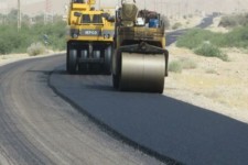 ۹۱۵ کیلومتر روکش آسفالت راه‌های ایلام انجام شد