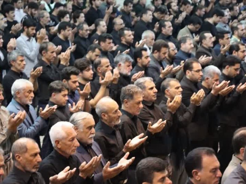 اقامه نماز ظهر عاشورا در ایلام