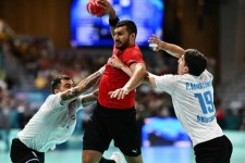 ۸ تیم هندبال به یک‌چهارم نهایی صعود کردند