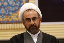 مسئولان باید از شهدا درس بگیرند