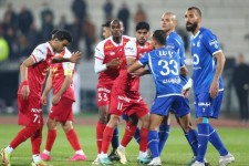 پرسپولیسی‌ها نتوانستند به تیم ۹ نفره گل بزنند