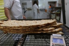 نانوایی‌های متخلف منتظر برخورد قانون باشند