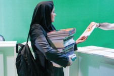 لُقمه‌ای نان با طَعم کتاب