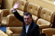 نیازی نیست به گذشته برگردم