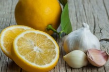 درمان رگ‌های قلب با سیر و لیمو