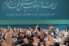 صاحبان بیان، با تهدید دشمن مقابله کنند