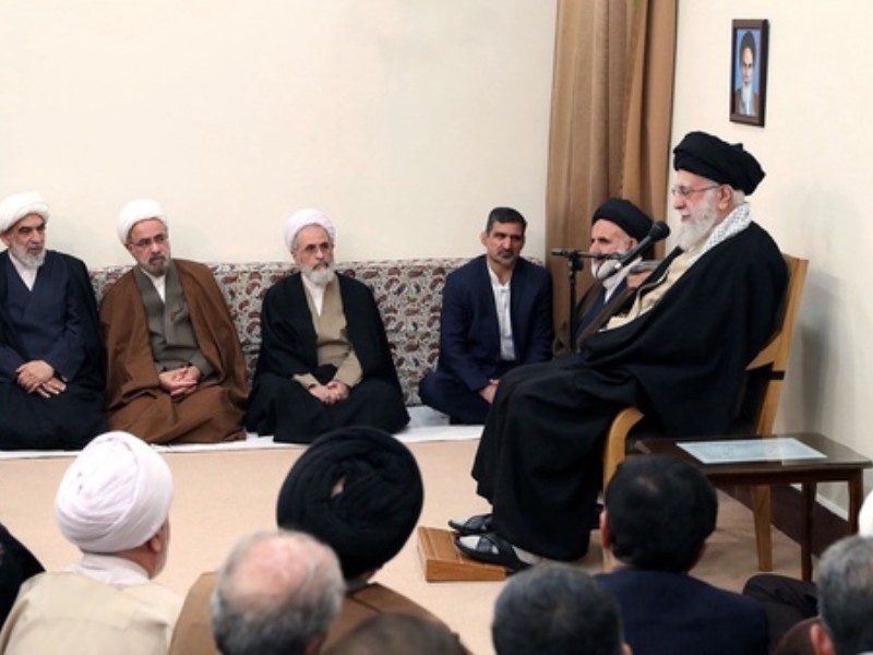 حوزۀ علمیه وام‌دار آیت‌الله جوادی‌آملی است