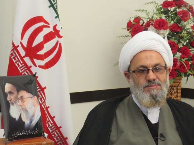 دشمن در پی تغییر هویت ما است