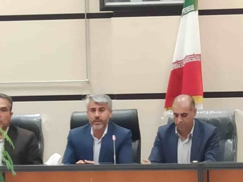 معتمدان و نخبگان گره‌گشای حل مشکلات جامعه شوند