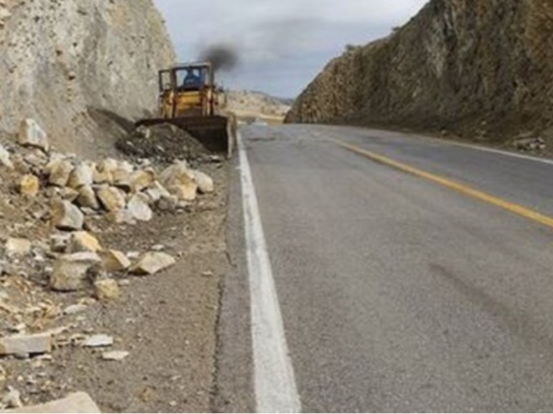 ۶۳ مقطع از جاده‌های ایلام ریزش برداری شد