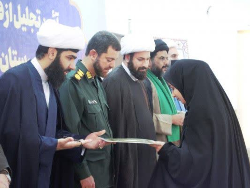 مراسم تقدیر از فعالان قرآنی شهرستان مهران