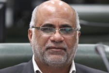 منتقدان بدون مطالعه کسی را متهم نکنند