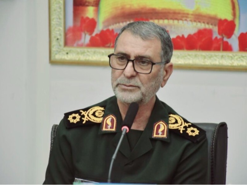 معلم مظهر فضیلت و الهام جامعه است