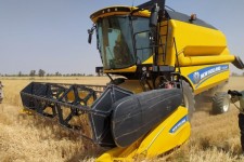 ۷۰۰ کمباین در فصل برداشت به مزارع ایلام می‌روند