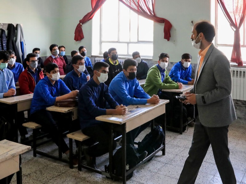 اجرای طرح «هر مدرسه یک قاضی» در بدره