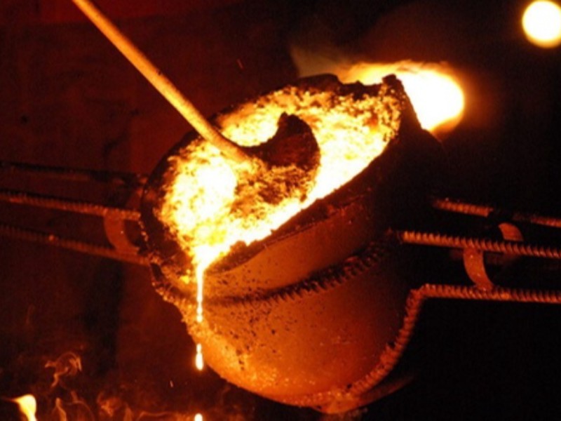 انفجار کوره ذوب دو کارگر را مصدوم کرد