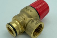 علت نشت آب از شیر اطمینان پکیج چیست؟