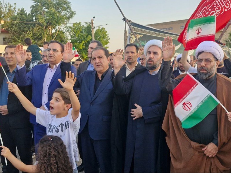 اجتماع بزرگ مردم ایلام در بیعت با ولایت