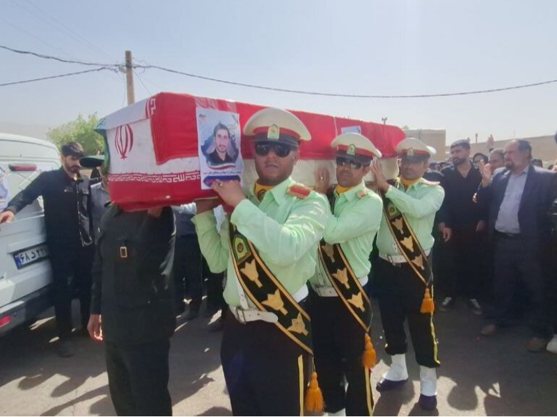 شهدا باعث افتخار و چراغ راه ما هستند