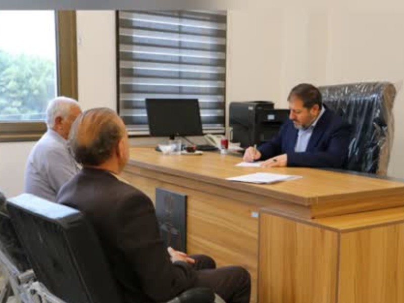 رئیس‌کل دادگستری ایلام پای صحبت مردم نشست