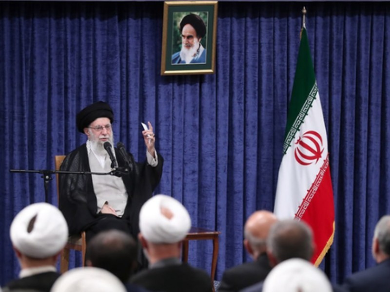 خدای متعال نصرت را برای ملّت ایران تضمین کرده است