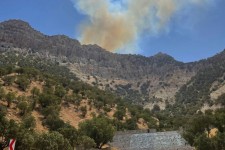 تلاش برای مهار آتش در ارتفاعات گچان ادامه دارد