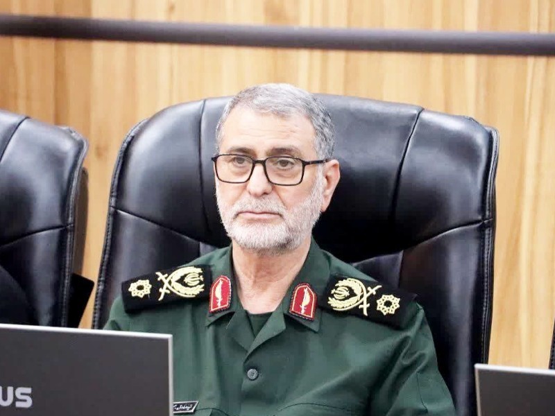 هنرمندان با الهام از عاشورا آثار ماندگار بسازند