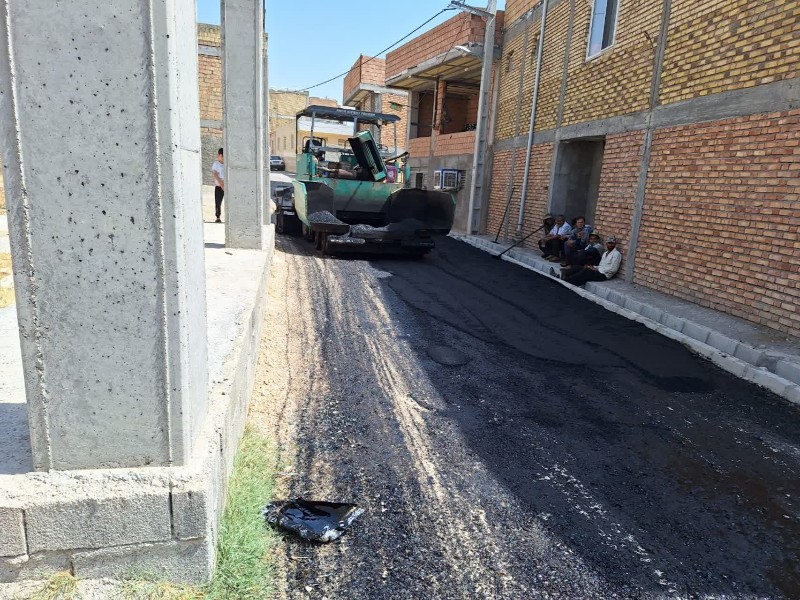 نهضت آسفالت معابر روستایی در ایلام گسترش می‌یابد